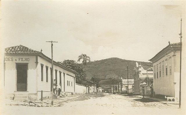 http://muspam.com.br/images/phocagallery/fotos_antigas/6674_rua major manoel antonio em 1926.jpg